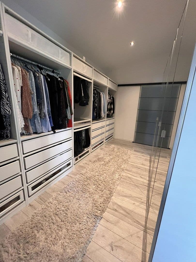 Predaj domu 220 m², pozemek 1.400 m², Senftenberg - Zły Komorow, Brandenbursko Predaj domu 220 m², pozemek 1.400 m², Senftenberg - Zły Komorow, Brandenbursko