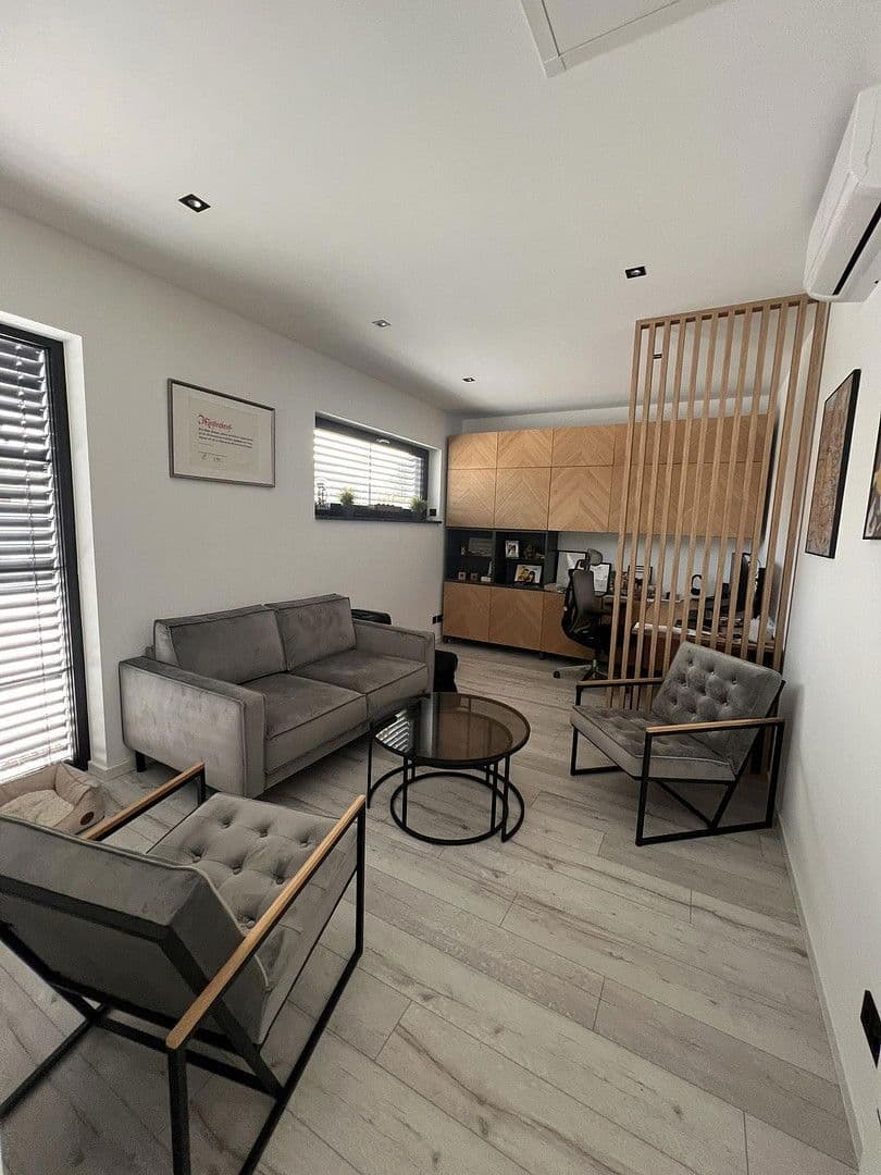 Predaj domu 220 m², pozemek 1.400 m², Senftenberg - Zły Komorow, Brandenbursko Predaj domu 220 m², pozemek 1.400 m², Senftenberg - Zły Komorow, Brandenbursko