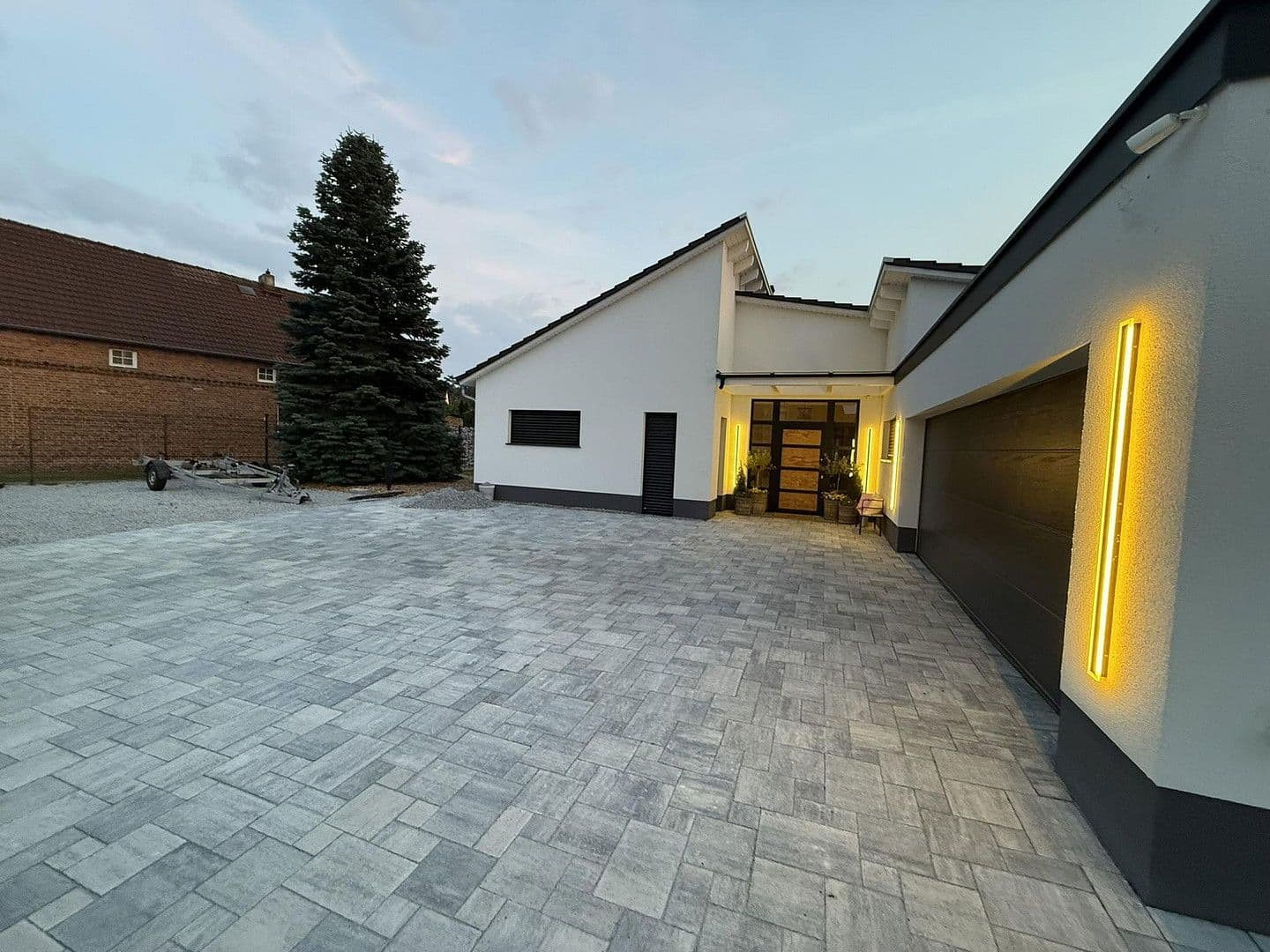 Predaj domu 220 m², pozemek 1.400 m², Senftenberg - Zły Komorow, Brandenbursko Predaj domu 220 m², pozemek 1.400 m², Senftenberg - Zły Komorow, Brandenbursko