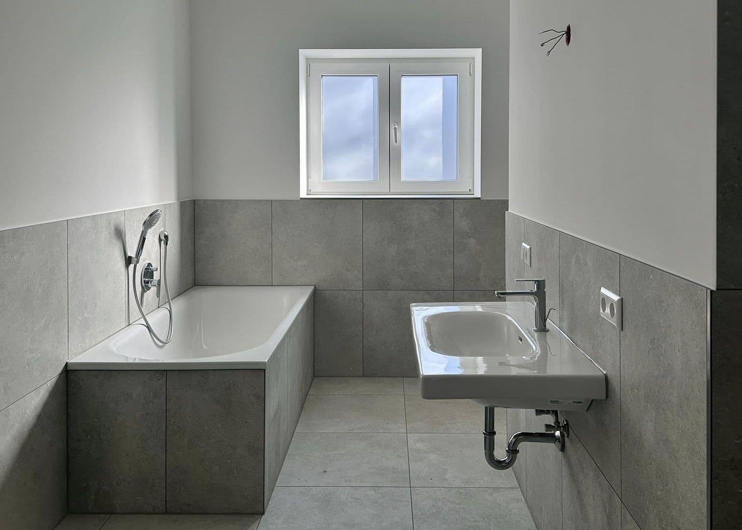 Prenájom bytu 3-izbový 79 m², Mauerbergstrasse 83, Neuweier, Bádensko-Wurttembersko Prenájom bytu 3-izbový 79 m², Mauerbergstrasse 83, Neuweier, Bádensko-Wurttembersko