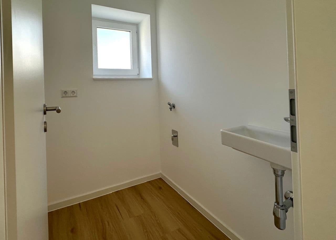 Prenájom bytu 3-izbový 79 m², Mauerbergstrasse 83, Neuweier, Bádensko-Wurttembersko Prenájom bytu 3-izbový 79 m², Mauerbergstrasse 83, Neuweier, Bádensko-Wurttembersko