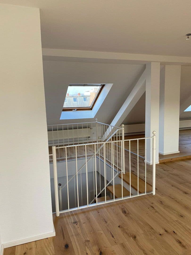 Prenájom bytu 4-izbový 140 m², Schenkendorfstr. 18, Koblenz, Porýnie-Falcko Prenájom bytu 4-izbový 140 m², Schenkendorfstr. 18, Koblenz, Porýnie-Falcko