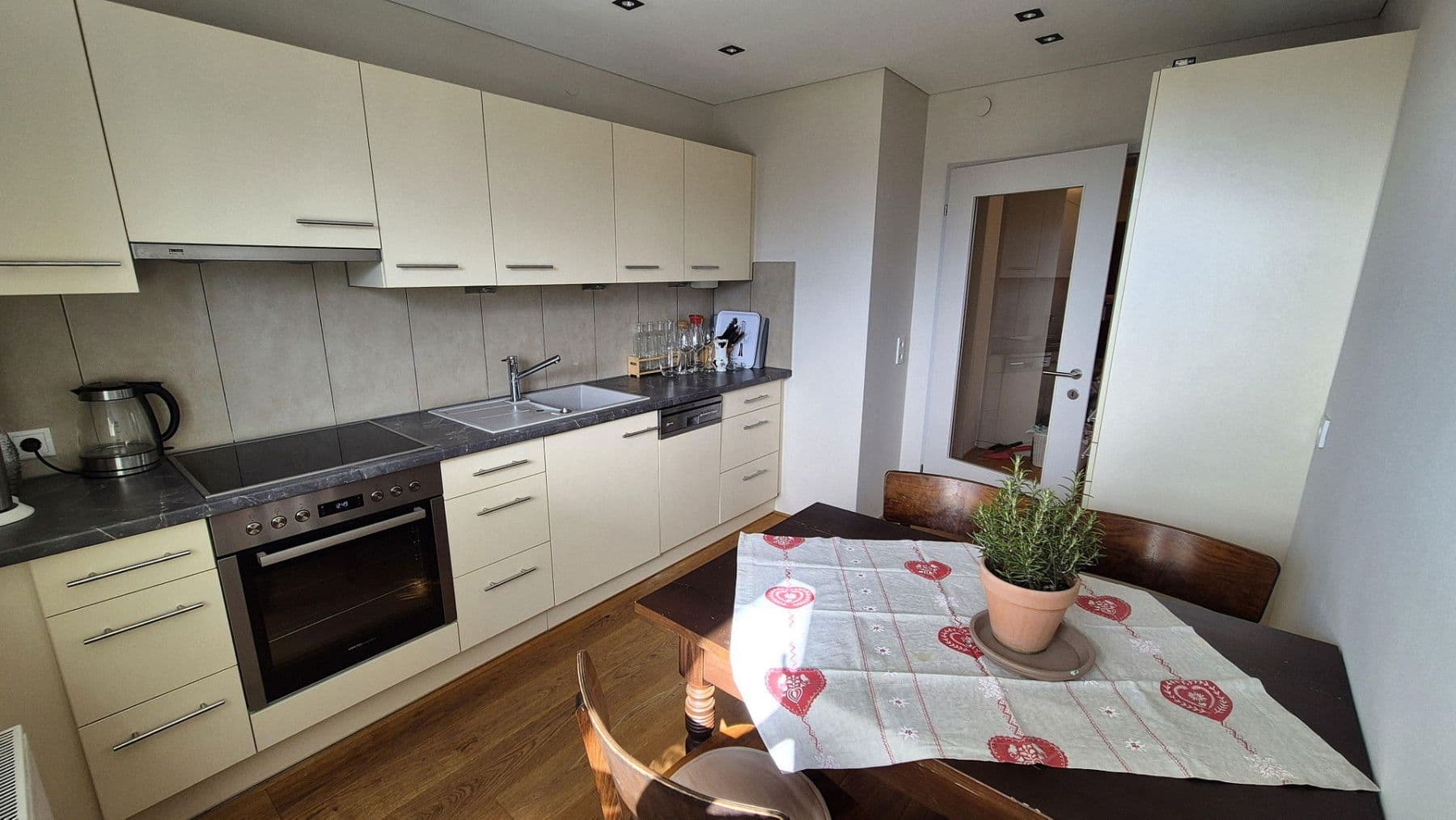 Prenájom bytu 2-izbový 56 m², Dornbirn, Vorarlbersko Prenájom bytu 2-izbový 56 m², Dornbirn, Vorarlbersko