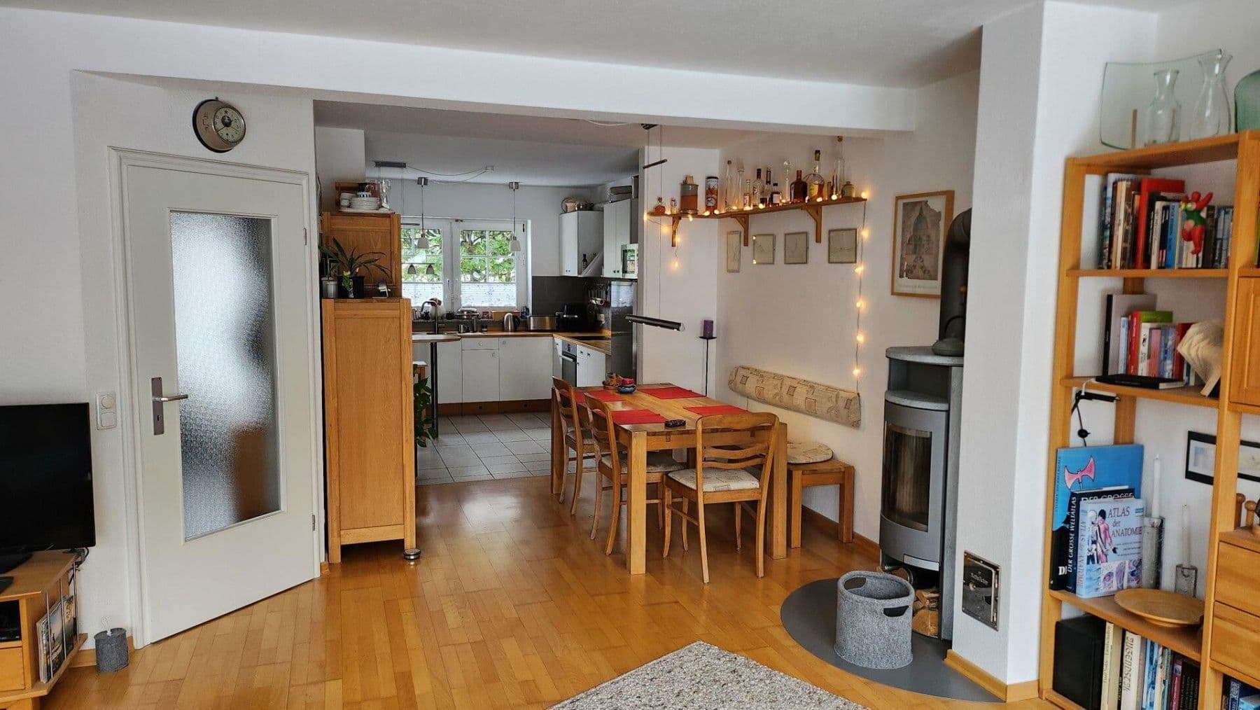 Predaj domu 130 m², pozemek 171 m², Seelze, Dolné Sasko Predaj domu 130 m², pozemek 171 m², Seelze, Dolné Sasko