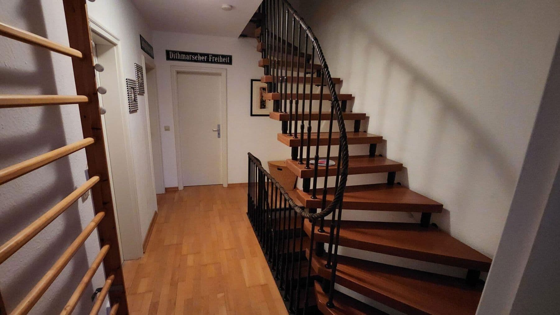 Predaj domu 130 m², pozemek 171 m², Seelze, Dolné Sasko Predaj domu 130 m², pozemek 171 m², Seelze, Dolné Sasko