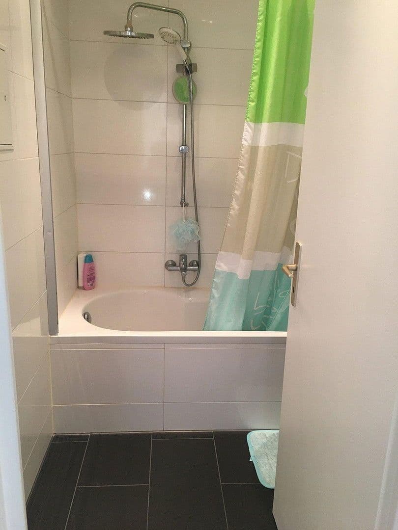 Prenájom bytu 2-izbový 63 m², Frankfurt, Hesensko Prenájom bytu 2-izbový 63 m², Frankfurt, Hesensko