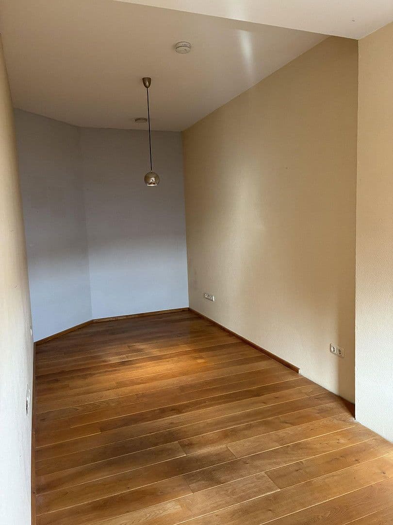 Prenájom bytu 220 m², Groß-Umstadt, Hesensko Prenájom bytu 220 m², Groß-Umstadt, Hesensko