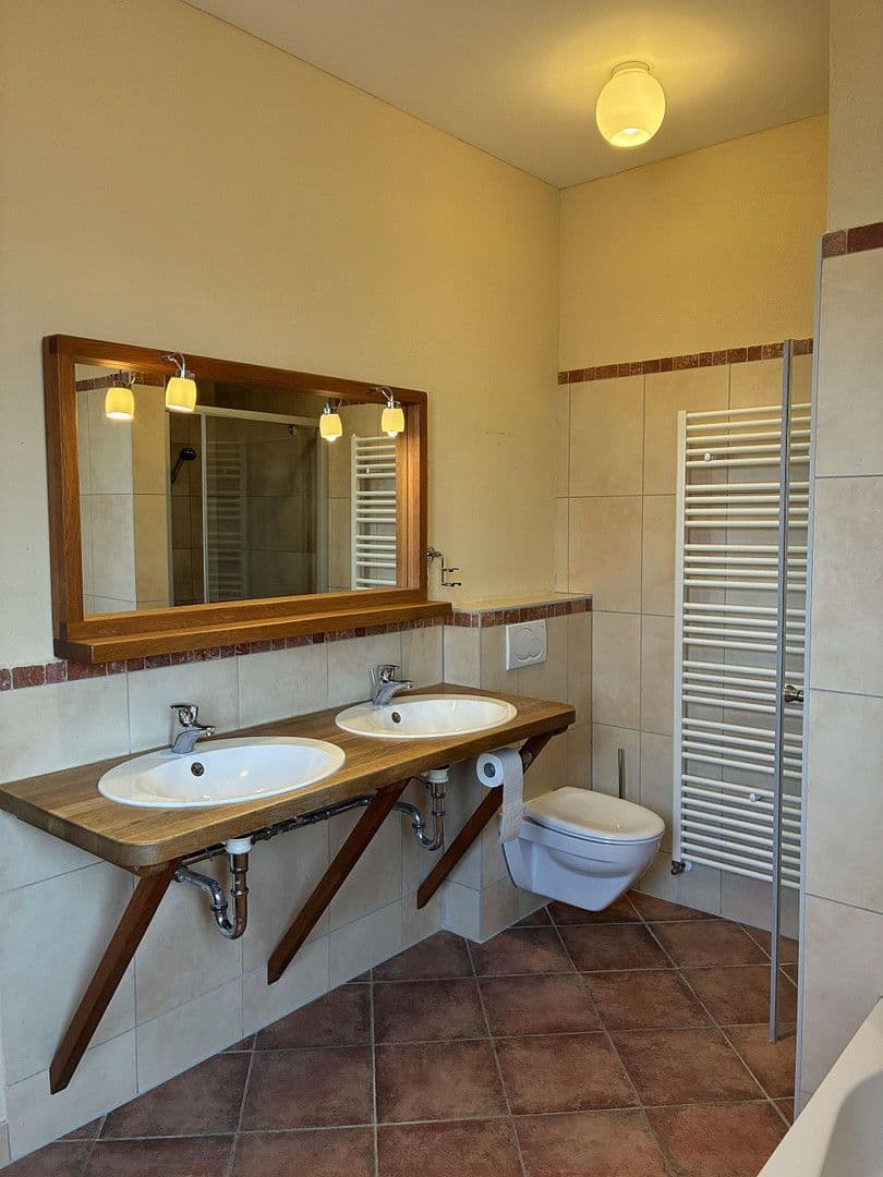 Prenájom bytu 220 m², Groß-Umstadt, Hesensko Prenájom bytu 220 m², Groß-Umstadt, Hesensko