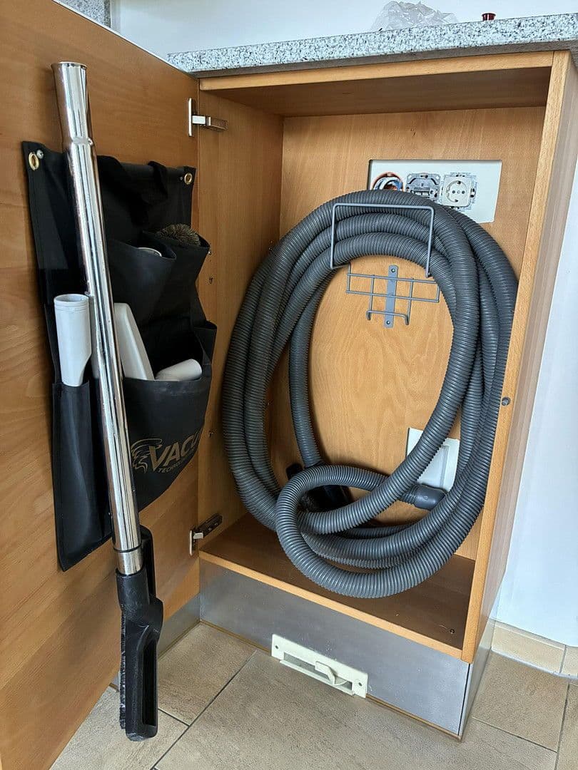 Prenájom bytu 220 m², Groß-Umstadt, Hesensko Prenájom bytu 220 m², Groß-Umstadt, Hesensko