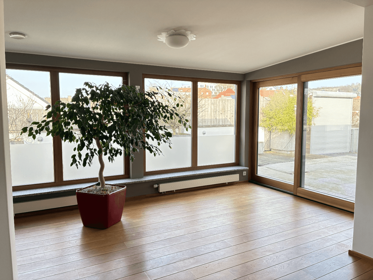 Prenájom bytu 220 m², Groß-Umstadt, Hesensko Prenájom bytu 220 m², Groß-Umstadt, Hesensko