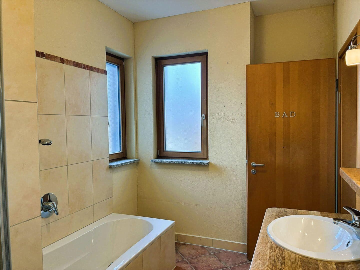 Prenájom bytu 220 m², Groß-Umstadt, Hesensko Prenájom bytu 220 m², Groß-Umstadt, Hesensko