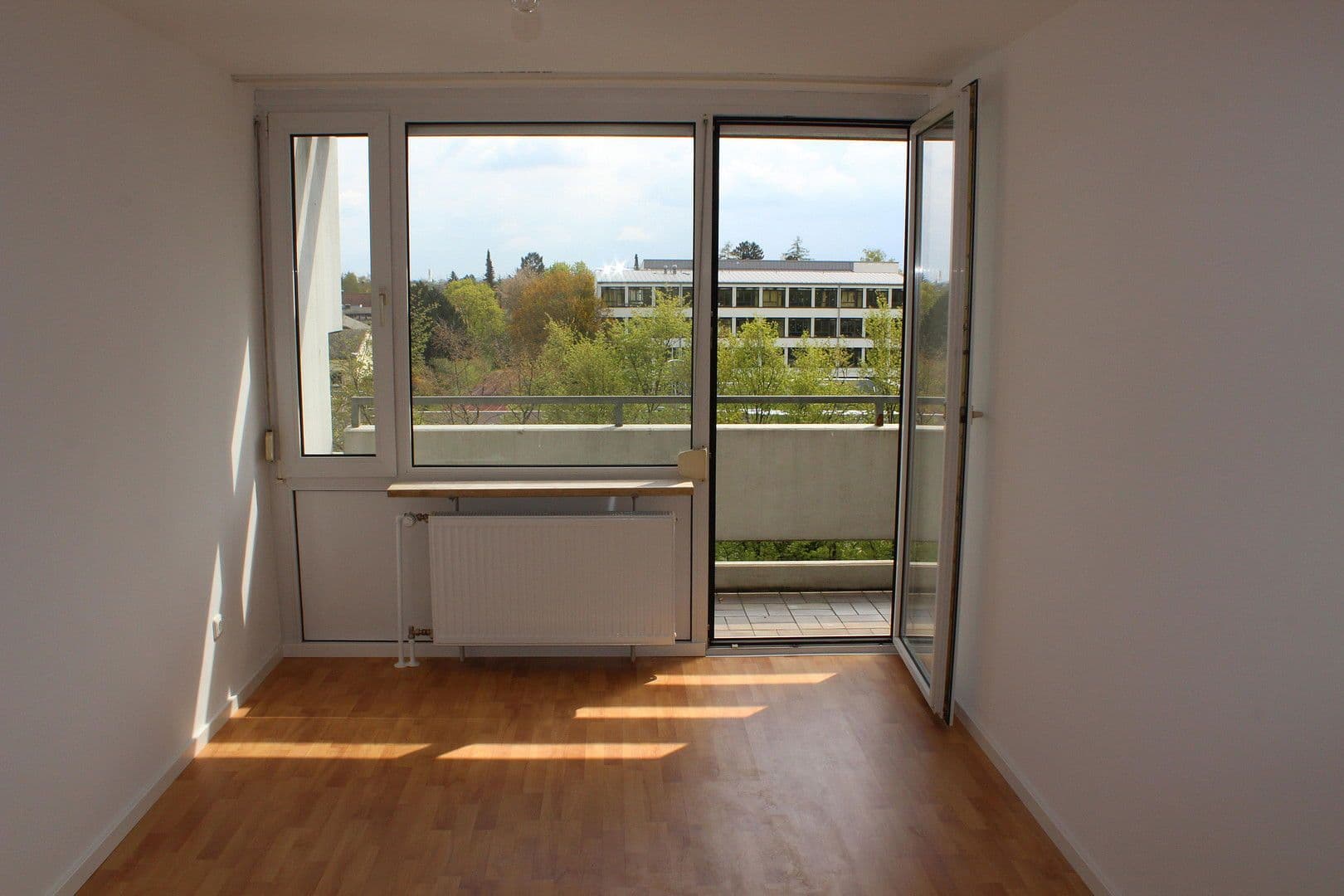 Prenájom bytu 3-izbový 63 m², Salbauerstrasse 5, München, Bavorsko Prenájom bytu 3-izbový 63 m², Salbauerstrasse 5, München, Bavorsko