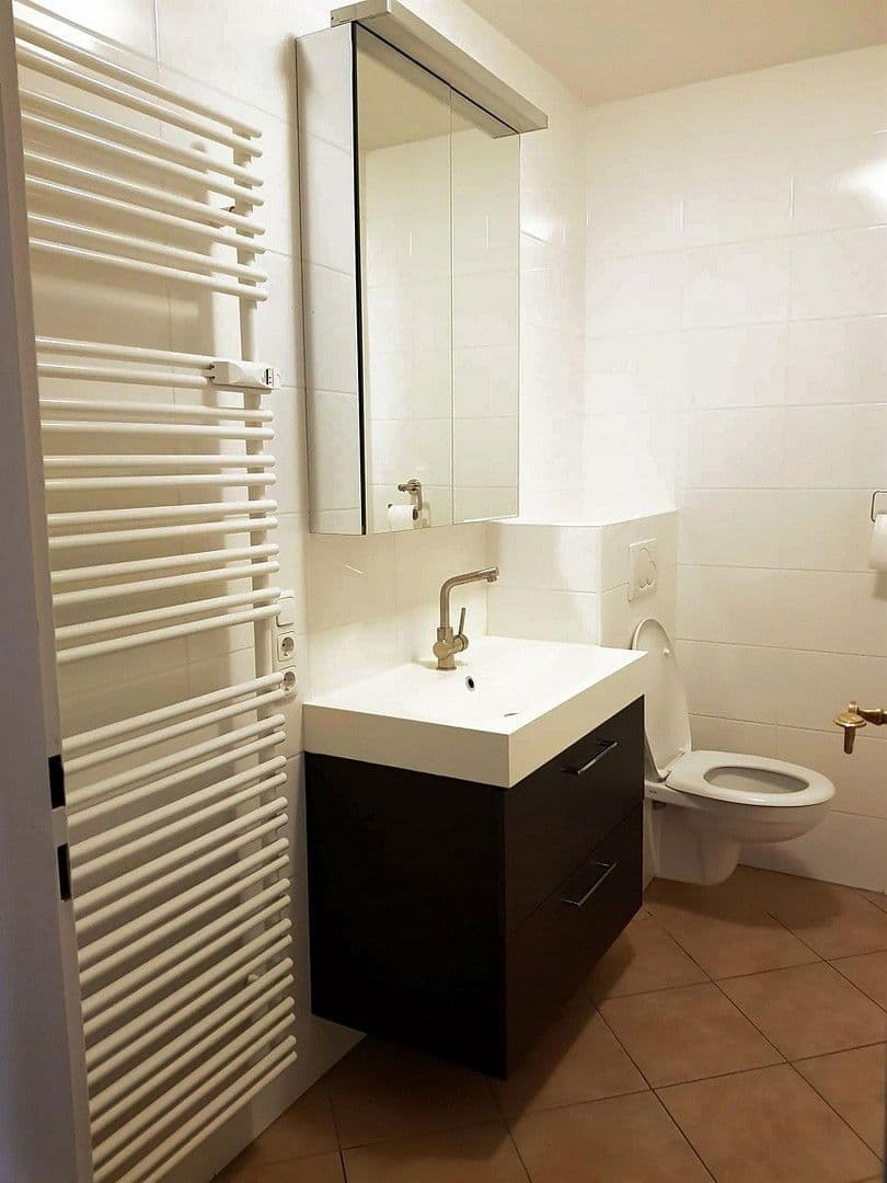 Prenájom bytu 2-izbový 60 m², München, Bavorsko Prenájom bytu 2-izbový 60 m², München, Bavorsko