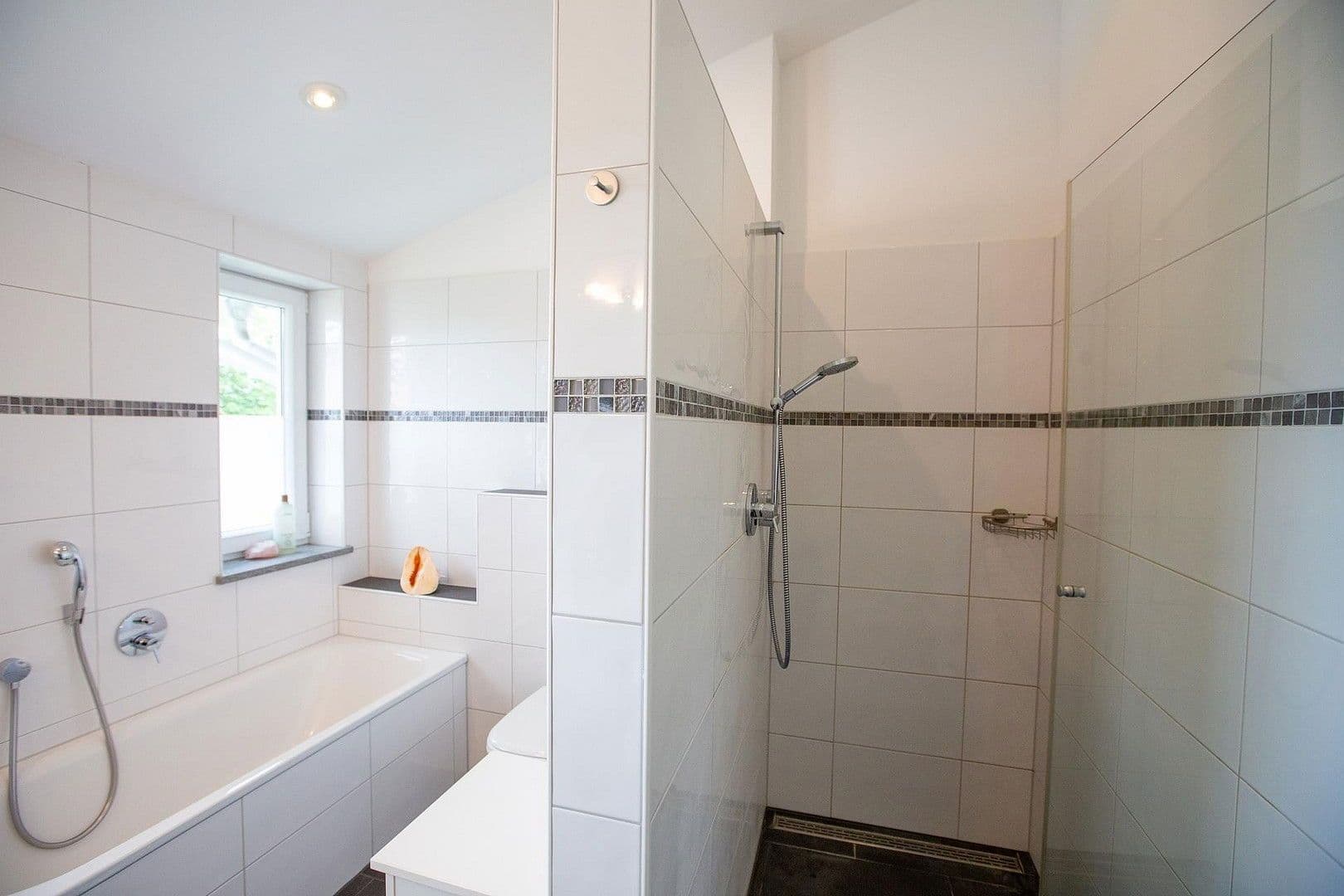 Prenájom domu 174 m², pozemek 500 m², Wörthsee, Bavorsko Prenájom domu 174 m², pozemek 500 m², Wörthsee, Bavorsko