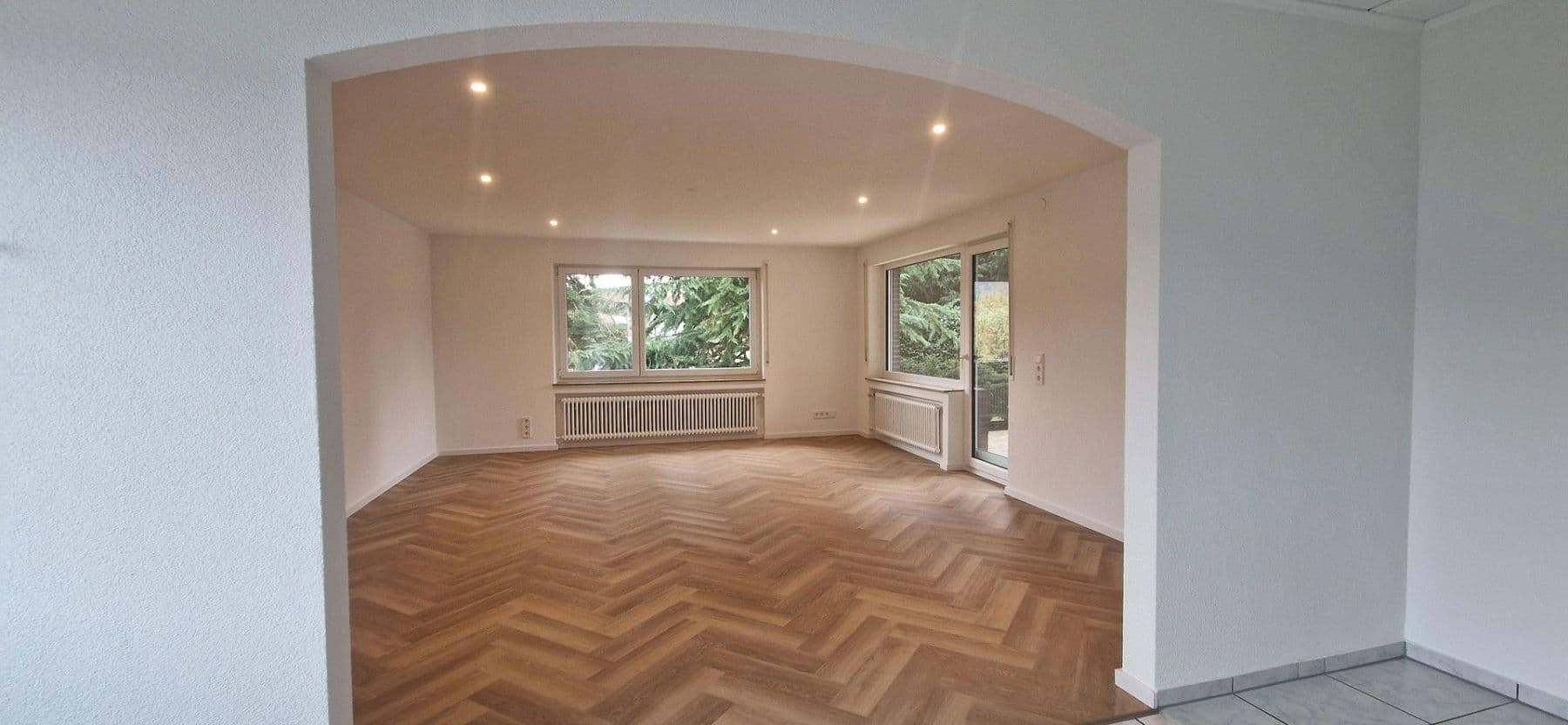 Prenájom bytu 3-izbový 112 m², Rielasingen-Worblingen, Bádensko-Wurttembersko Prenájom bytu 3-izbový 112 m², Rielasingen-Worblingen, Bádensko-Wurttembersko