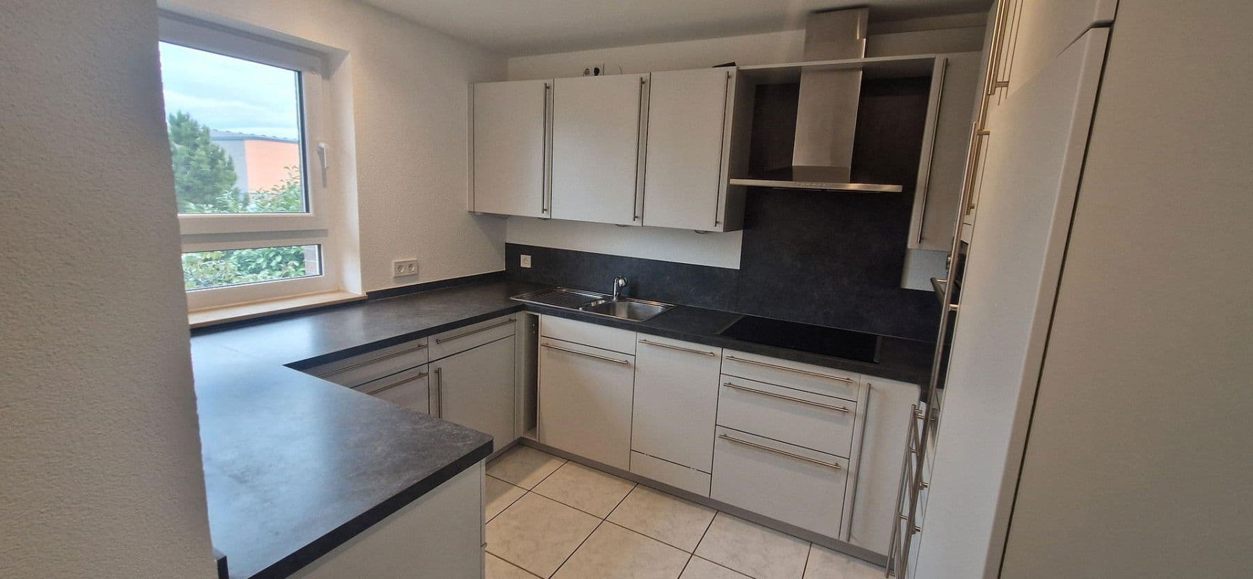 Prenájom bytu 3-izbový 112 m², Rielasingen-Worblingen, Bádensko-Wurttembersko Prenájom bytu 3-izbový 112 m², Rielasingen-Worblingen, Bádensko-Wurttembersko