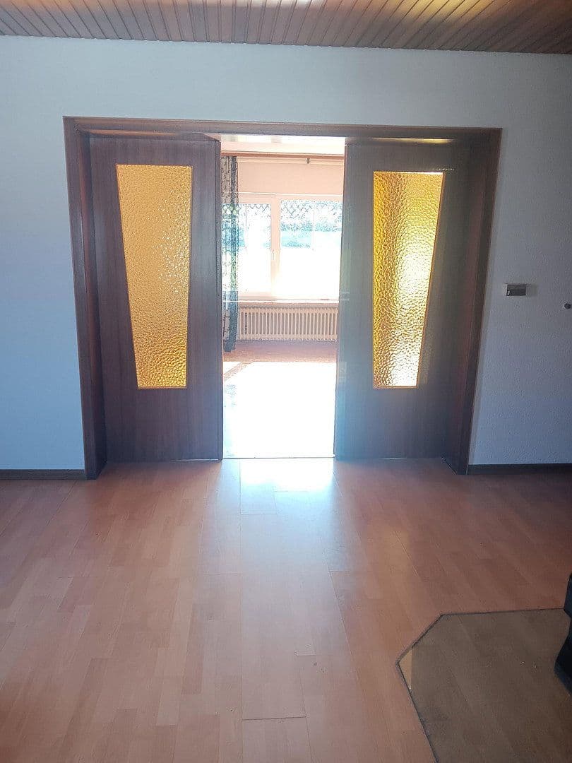 Predaj domu 180 m², pozemek 600 m², Am Pfaffenbusch 4, Ottrau, Hesensko Predaj domu 180 m², pozemek 600 m², Am Pfaffenbusch 4, Ottrau, Hesensko