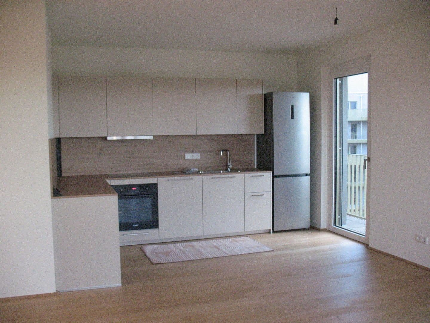 Prenájom bytu 3-izbový 74 m², Gerasdorfer Straße 105, Stiege 4, Wien, Viedeň Prenájom bytu 3-izbový 74 m², Gerasdorfer Straße 105, Stiege 4, Wien, Viedeň