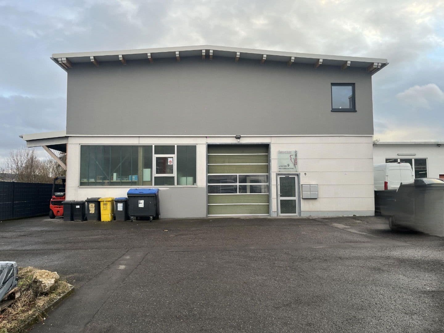 Prenájom nebytového priestoru 130 m², Auf der Höhe 9, Kernen im Remstal, Bádensko-Wurttembersko Prenájom nebytového priestoru 130 m², Auf der Höhe 9, Kernen im Remstal, Bádensko-Wurttembersko