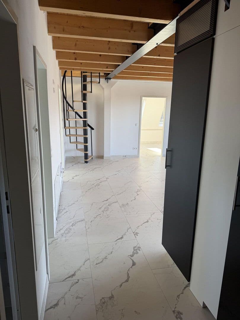 Prenájom bytu 4-izbový 111 m², Küfersteig 2, Berlin, Berlín Prenájom bytu 4-izbový 111 m², Küfersteig 2, Berlin, Berlín