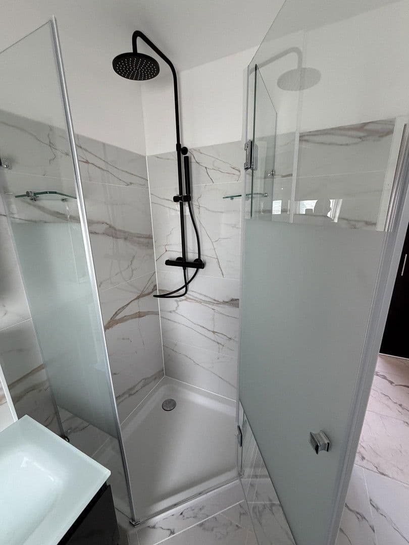 Prenájom bytu 4-izbový 111 m², Küfersteig 2, Berlin, Berlín Prenájom bytu 4-izbový 111 m², Küfersteig 2, Berlin, Berlín