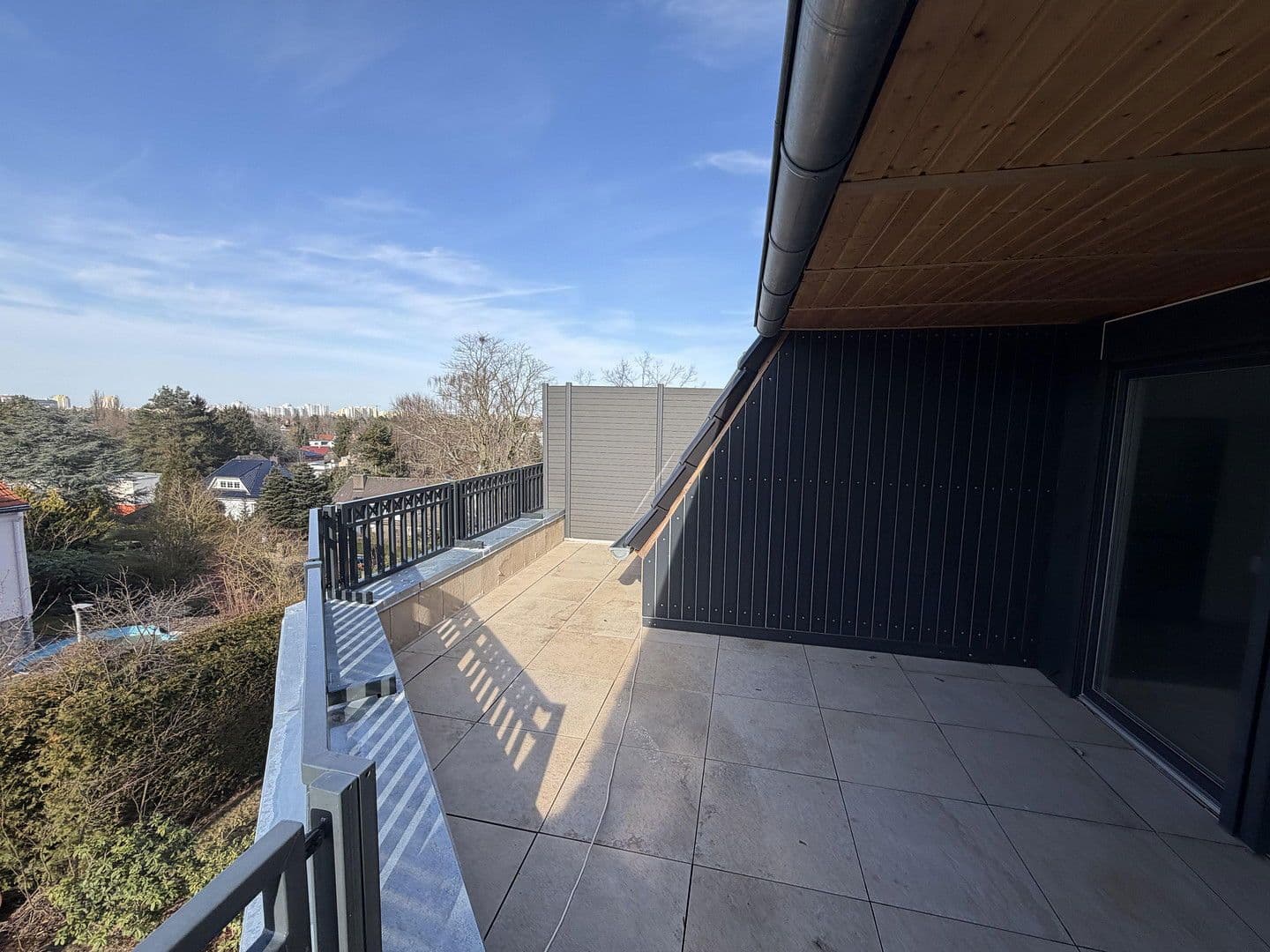 Prenájom bytu 4-izbový 111 m², Küfersteig 2, Berlin, Berlín Prenájom bytu 4-izbový 111 m², Küfersteig 2, Berlin, Berlín