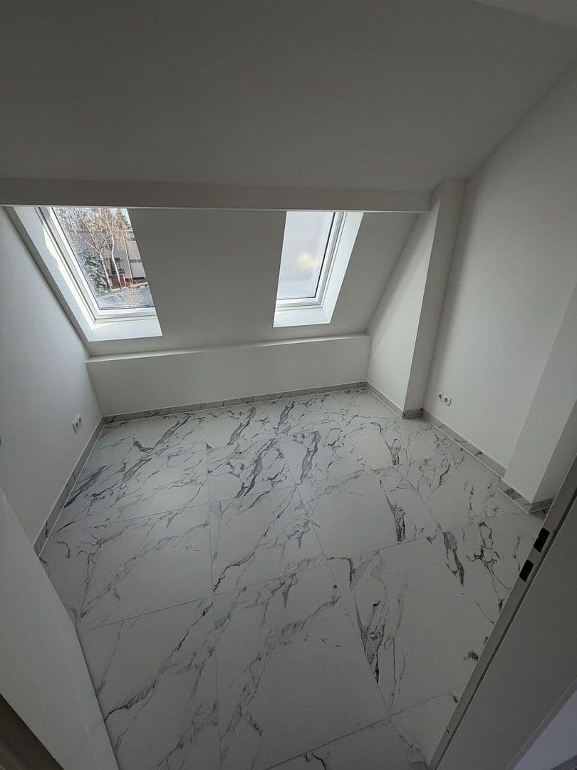 Prenájom bytu 4-izbový 111 m², Küfersteig 2, Berlin, Berlín Prenájom bytu 4-izbový 111 m², Küfersteig 2, Berlin, Berlín