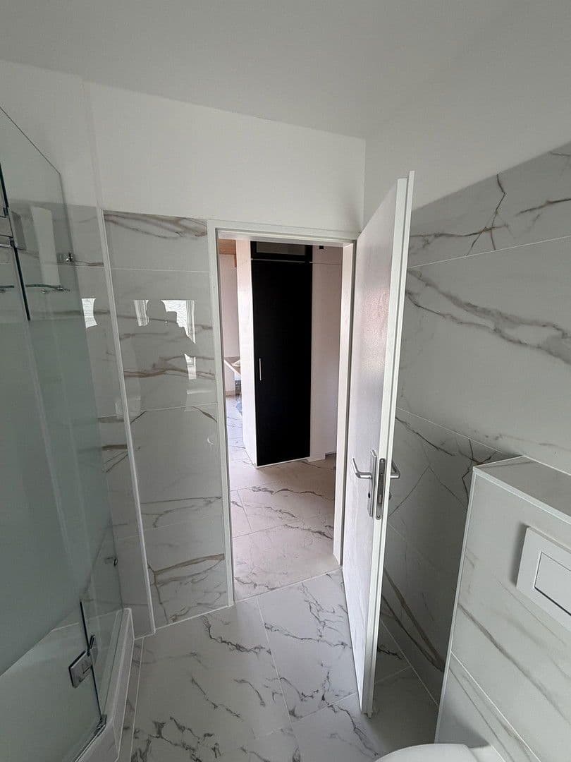 Prenájom bytu 4-izbový 111 m², Küfersteig 2, Berlin, Berlín Prenájom bytu 4-izbový 111 m², Küfersteig 2, Berlin, Berlín