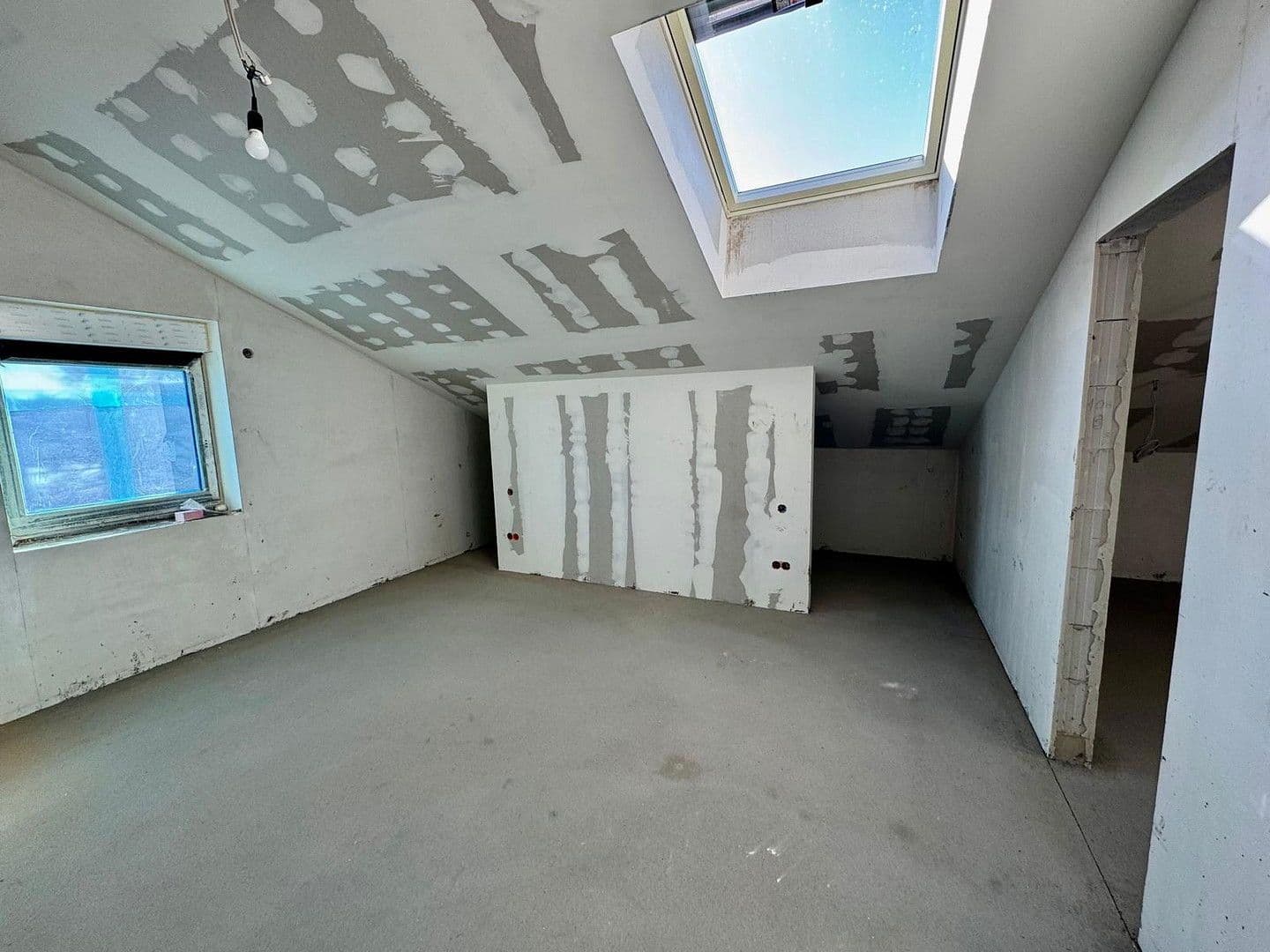 Predaj domu 341 m², pozemek 741 m², Rödermark, Hesensko Predaj domu 341 m², pozemek 741 m², Rödermark, Hesensko