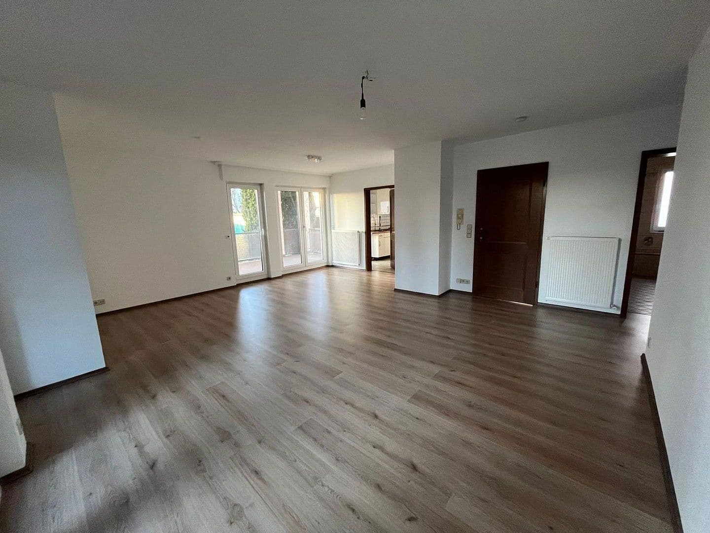 Predaj domu 230 m², pozemek 454 m², Odenwaldstr. 13, Obertshausen, Hesensko Predaj domu 230 m², pozemek 454 m², Odenwaldstr. 13, Obertshausen, Hesensko