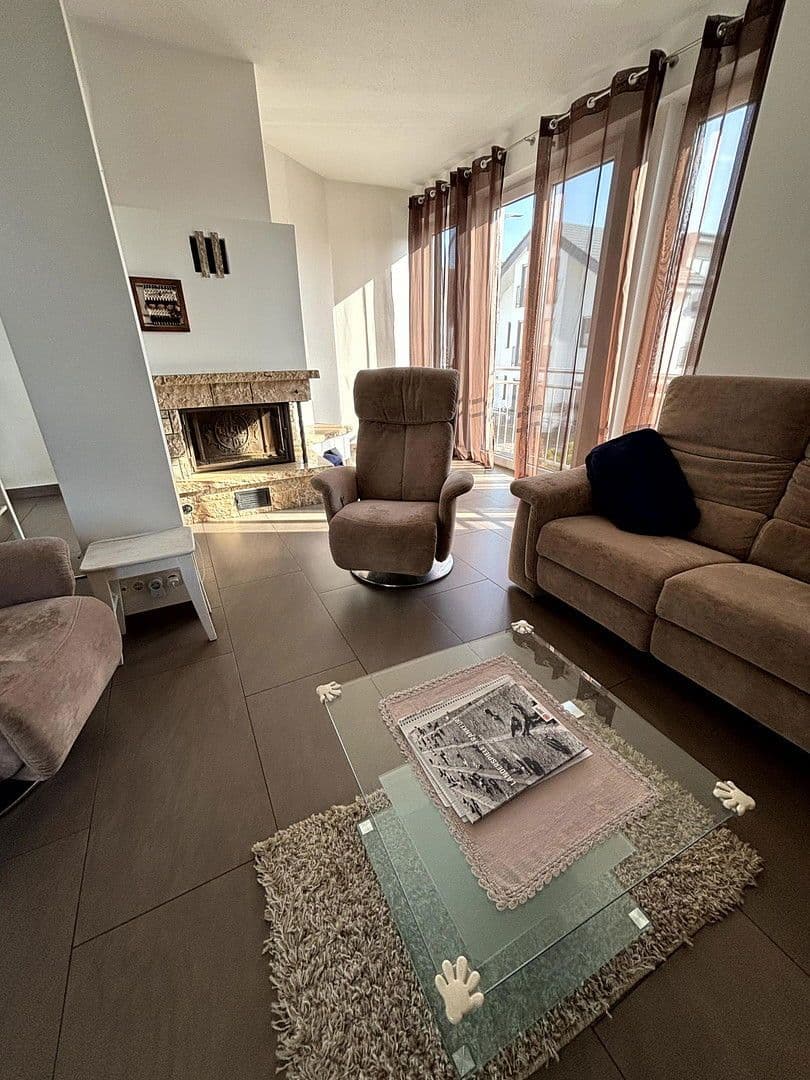 Predaj domu 230 m², pozemek 454 m², Odenwaldstr. 13, Obertshausen, Hesensko Predaj domu 230 m², pozemek 454 m², Odenwaldstr. 13, Obertshausen, Hesensko