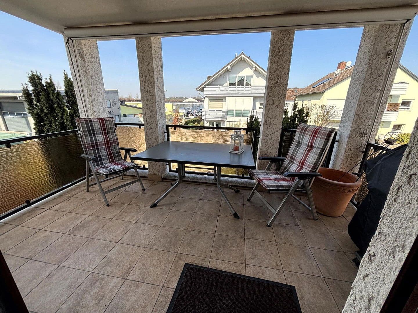 Predaj domu 230 m², pozemek 454 m², Odenwaldstr. 13, Obertshausen, Hesensko Predaj domu 230 m², pozemek 454 m², Odenwaldstr. 13, Obertshausen, Hesensko