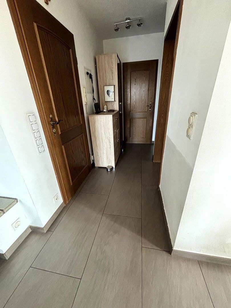 Predaj domu 230 m², pozemek 454 m², Odenwaldstr. 13, Obertshausen, Hesensko Predaj domu 230 m², pozemek 454 m², Odenwaldstr. 13, Obertshausen, Hesensko