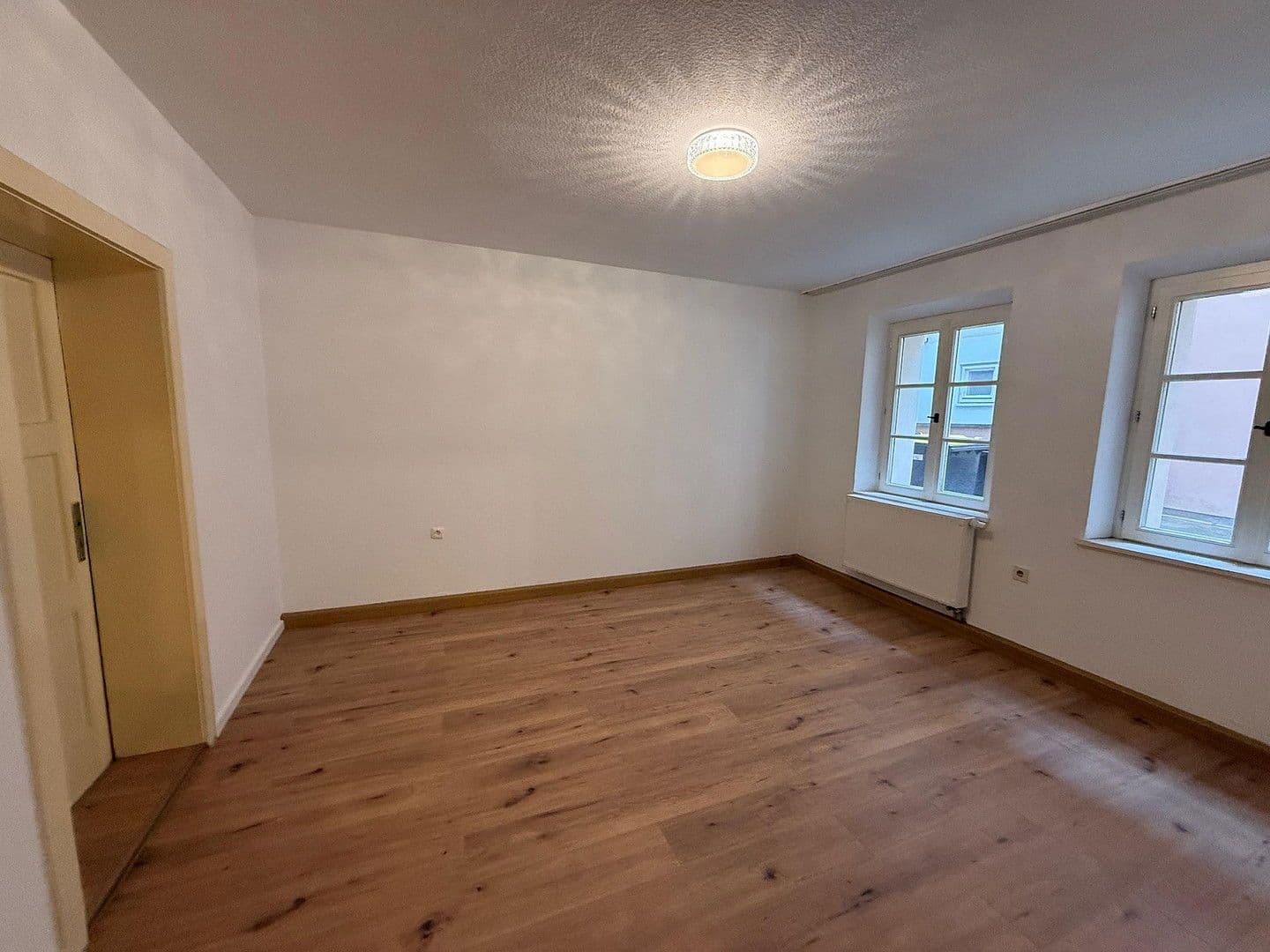 Prenájom bytu 2-izbový 62 m², Ludwigstr.48, Nürnberg, Bavorsko Prenájom bytu 2-izbový 62 m², Ludwigstr.48, Nürnberg, Bavorsko