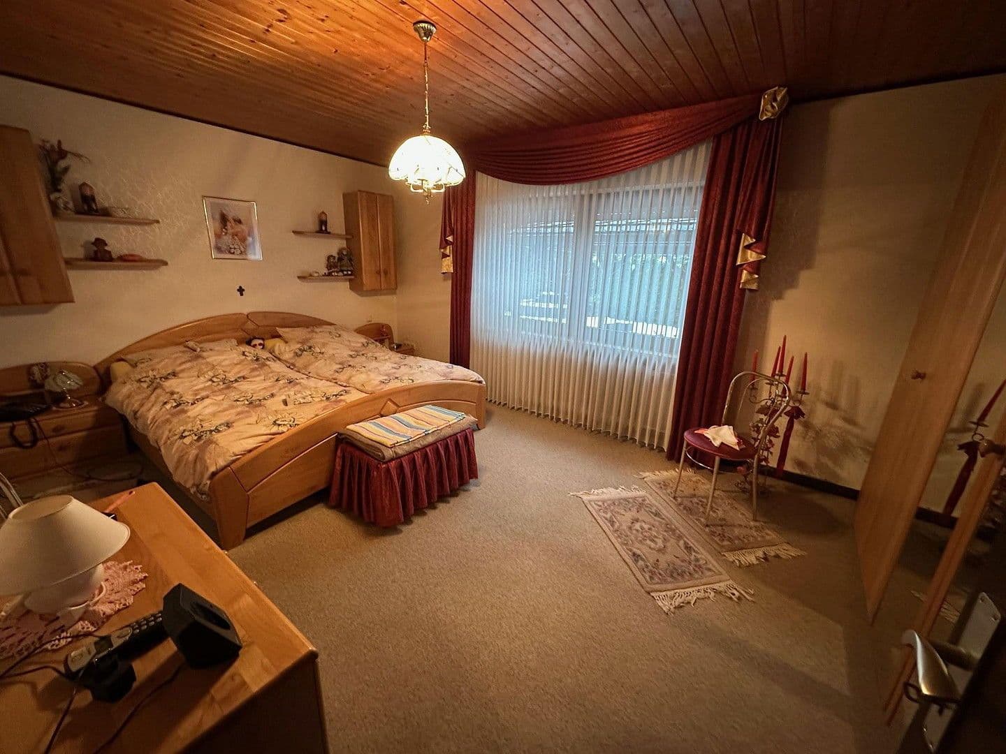 Prenájom domu 196 m², pozemek 770 m², Solms, Hesensko Prenájom domu 196 m², pozemek 770 m², Solms, Hesensko