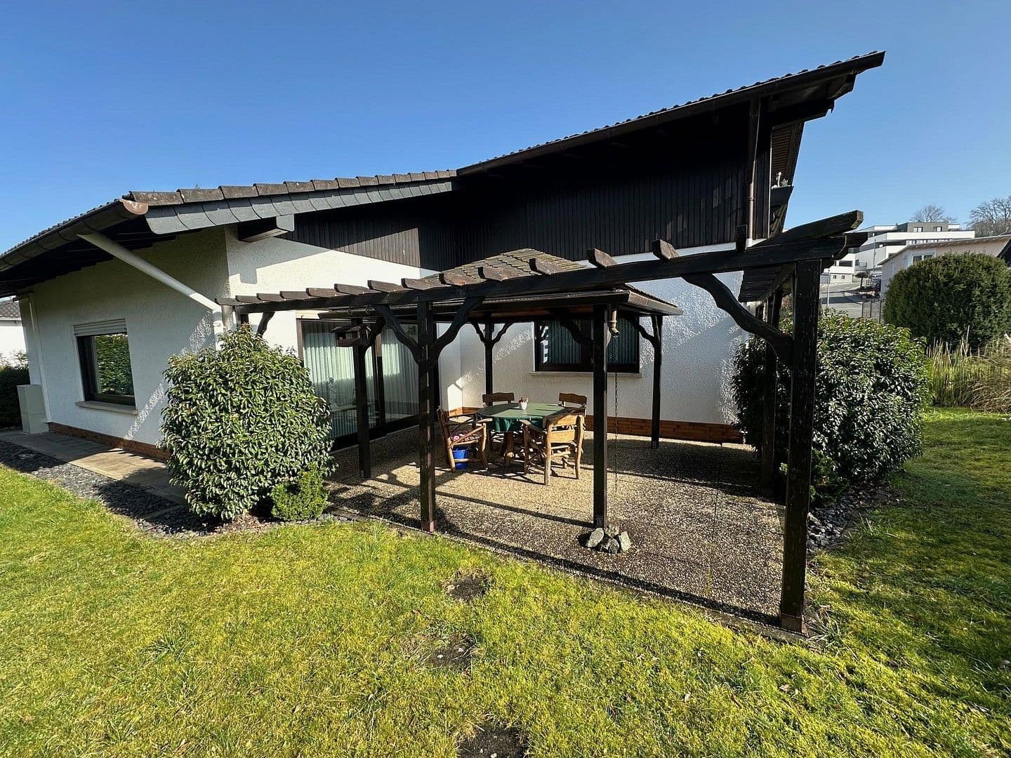 Prenájom domu 196 m², pozemek 770 m², Solms, Hesensko Prenájom domu 196 m², pozemek 770 m², Solms, Hesensko