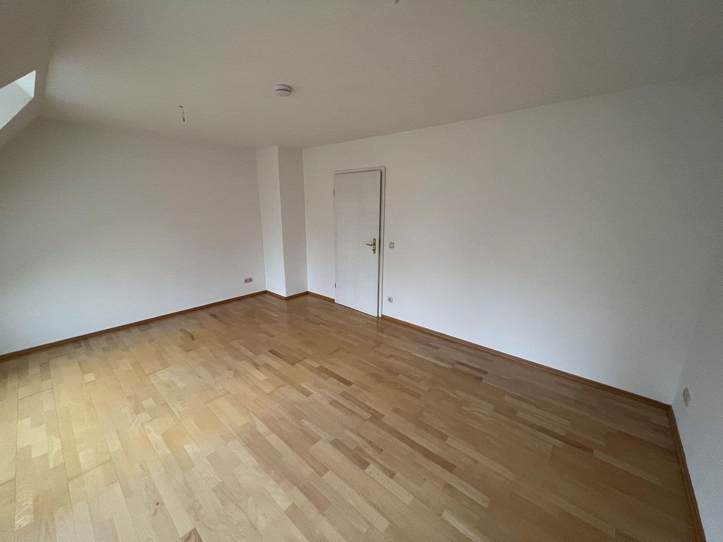 Predaj domu 175 m², pozemek 386 m², Landshut, Bavorsko Predaj domu 175 m², pozemek 386 m², Landshut, Bavorsko