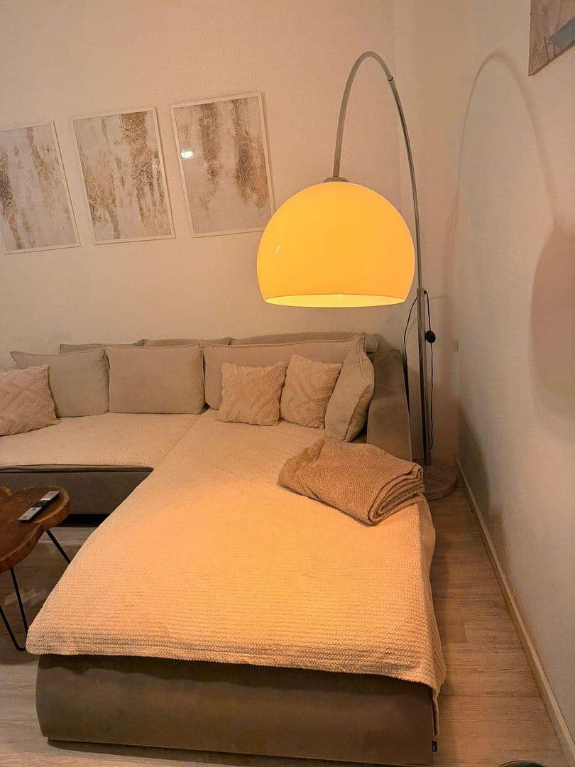 Prenájom bytu 2-izbový 60 m², Roßststraße 87, Düsseldorf, Severné Porýnie - Westfálsko Prenájom bytu 2-izbový 60 m², Roßststraße 87, Düsseldorf, Severné Porýnie - Westfálsko