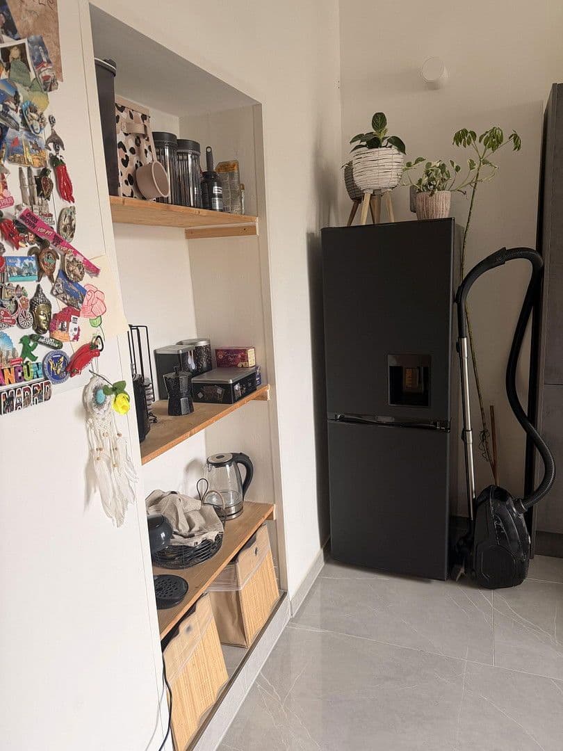 Prenájom bytu 2-izbový 60 m², Roßststraße 87, Düsseldorf, Severné Porýnie - Westfálsko Prenájom bytu 2-izbový 60 m², Roßststraße 87, Düsseldorf, Severné Porýnie - Westfálsko