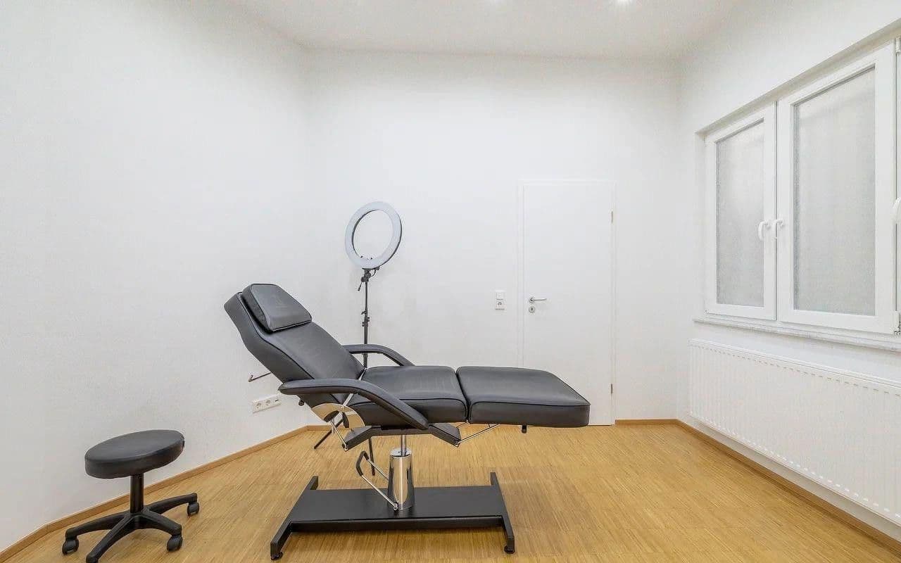 Prenájom kancelárie 55 m², Dasselstr. 70, Köln, Severné Porýnie - Westfálsko Prenájom kancelárie 55 m², Dasselstr. 70, Köln, Severné Porýnie - Westfálsko