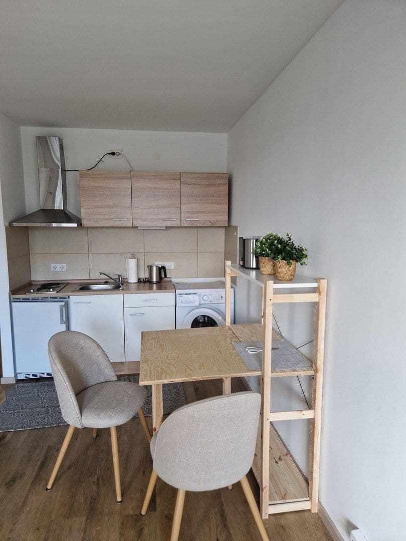 Prenájom bytu 1-izbový 32 m², Frankfurt am Main, Hesensko Prenájom bytu 1-izbový 32 m², Frankfurt am Main, Hesensko