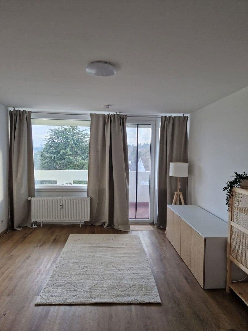 Prenájom bytu 1-izbový 32 m², Frankfurt am Main, Hesensko Prenájom bytu 1-izbový 32 m², Frankfurt am Main, Hesensko
