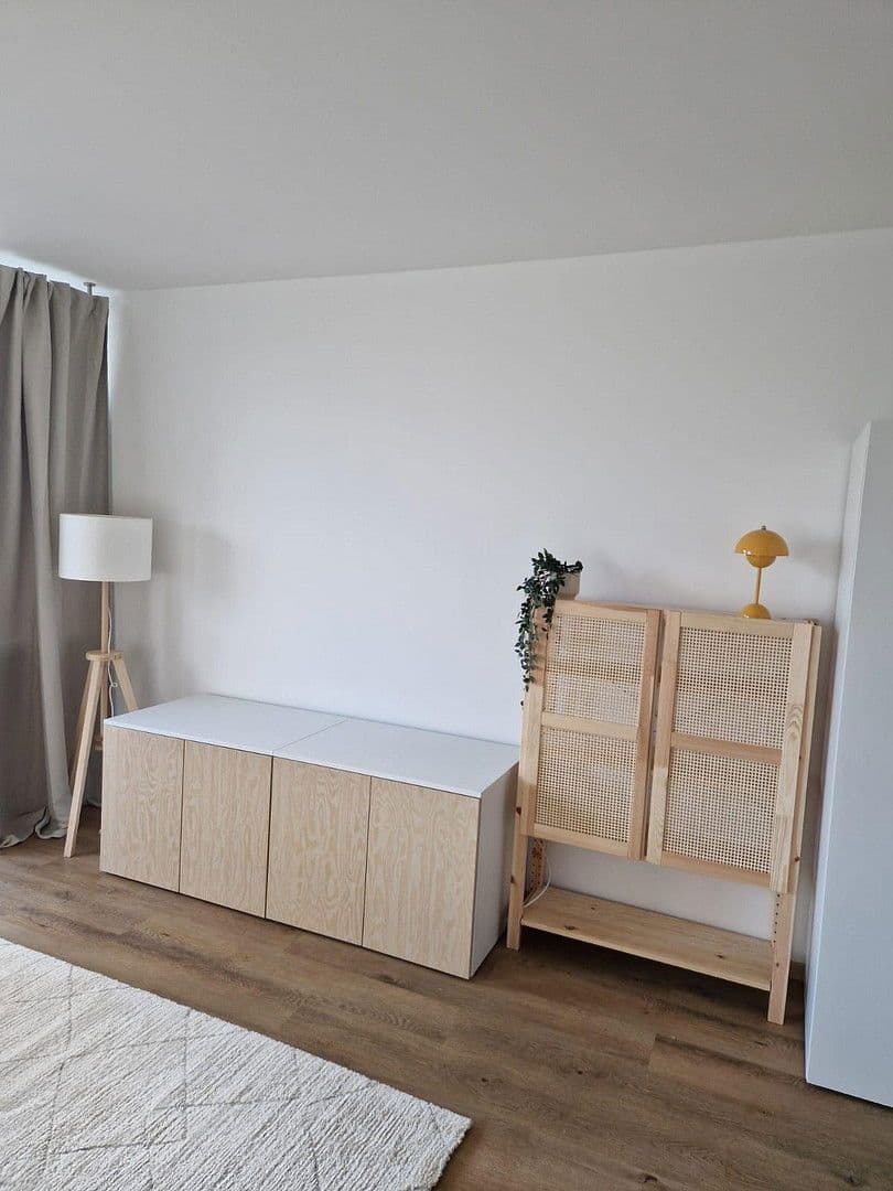 Prenájom bytu 1-izbový 32 m², Frankfurt am Main, Hesensko Prenájom bytu 1-izbový 32 m², Frankfurt am Main, Hesensko