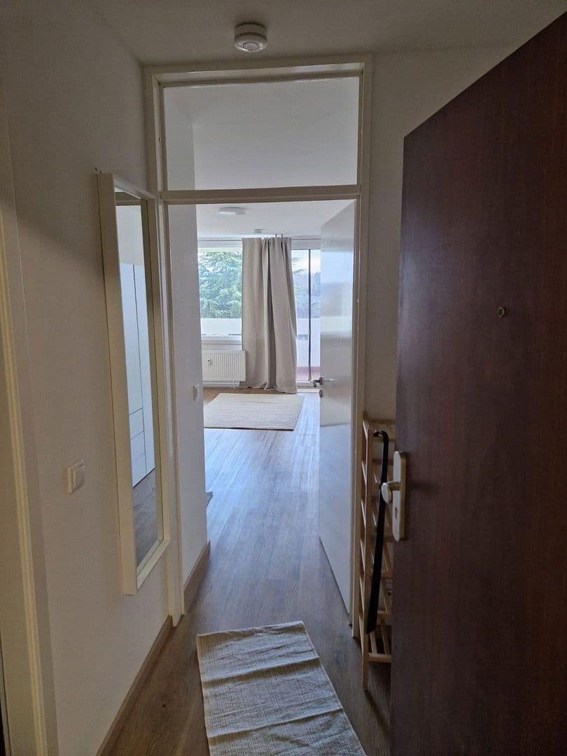 Prenájom bytu 1-izbový 32 m², Frankfurt am Main, Hesensko Prenájom bytu 1-izbový 32 m², Frankfurt am Main, Hesensko