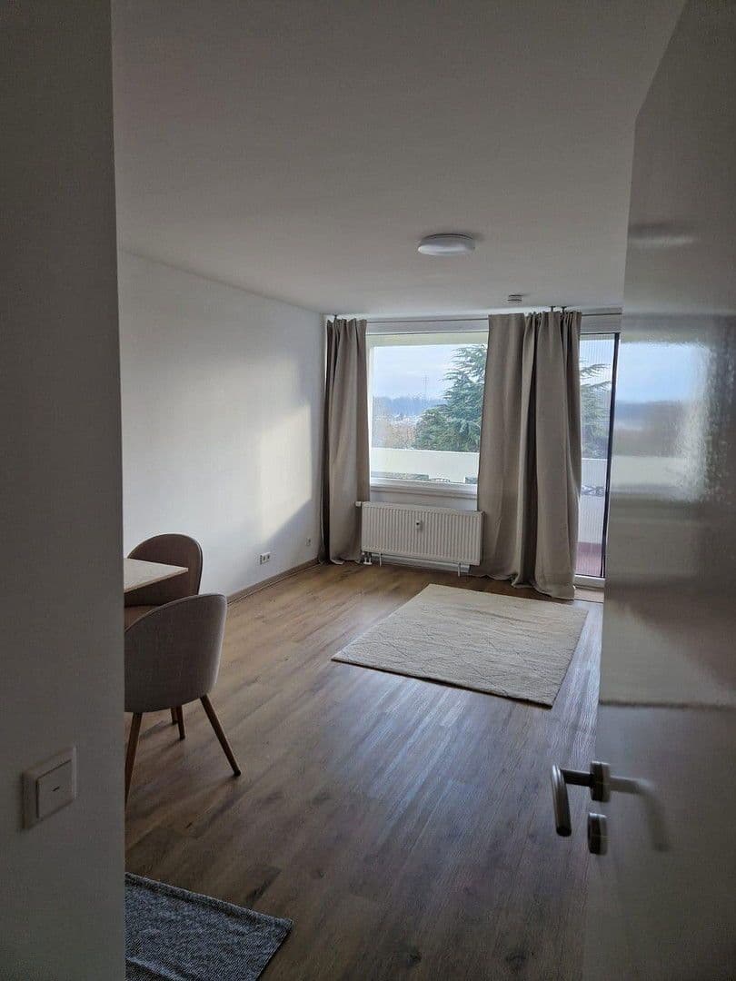 Prenájom bytu 1-izbový 32 m², Frankfurt am Main, Hesensko Prenájom bytu 1-izbový 32 m², Frankfurt am Main, Hesensko