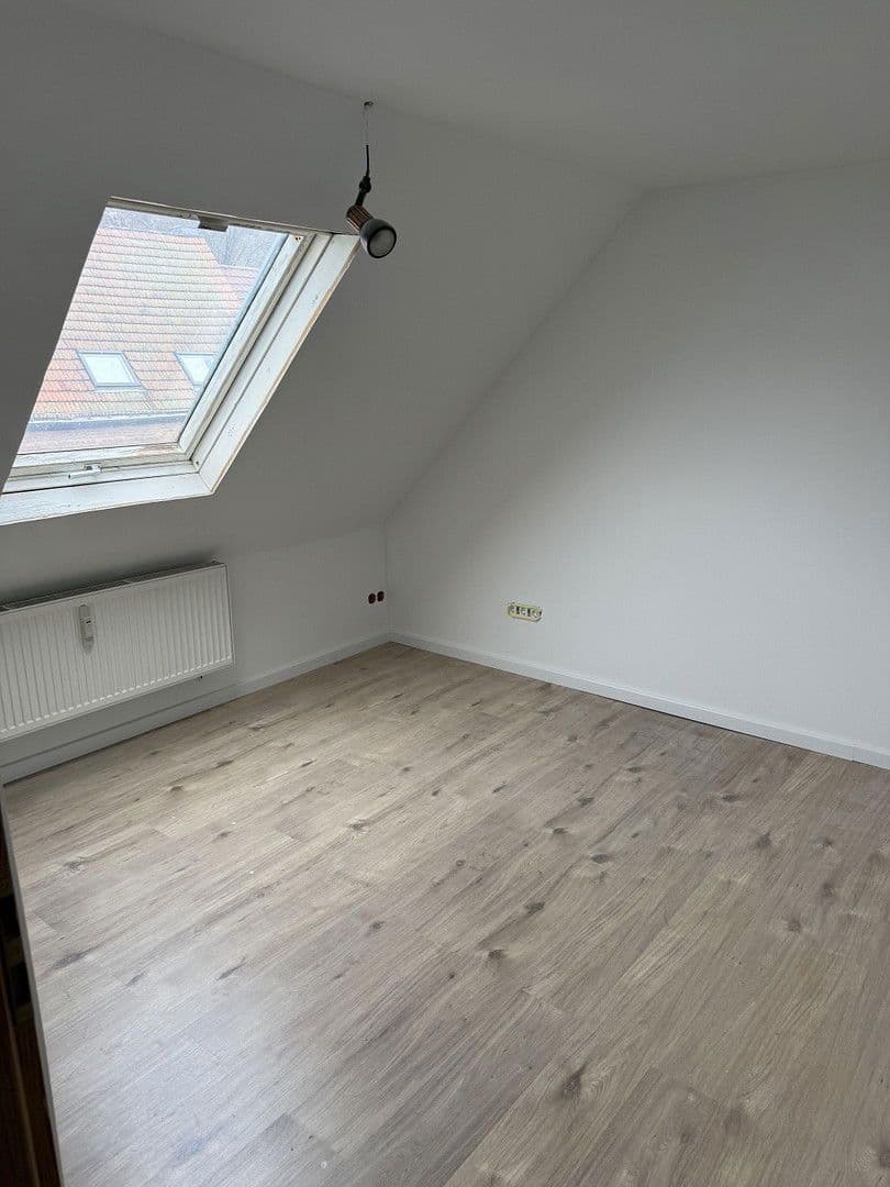 Prenájom bytu 3-izbový 80 m², Hellenthal, Severné Porýnie - Westfálsko Prenájom bytu 3-izbový 80 m², Hellenthal, Severné Porýnie - Westfálsko