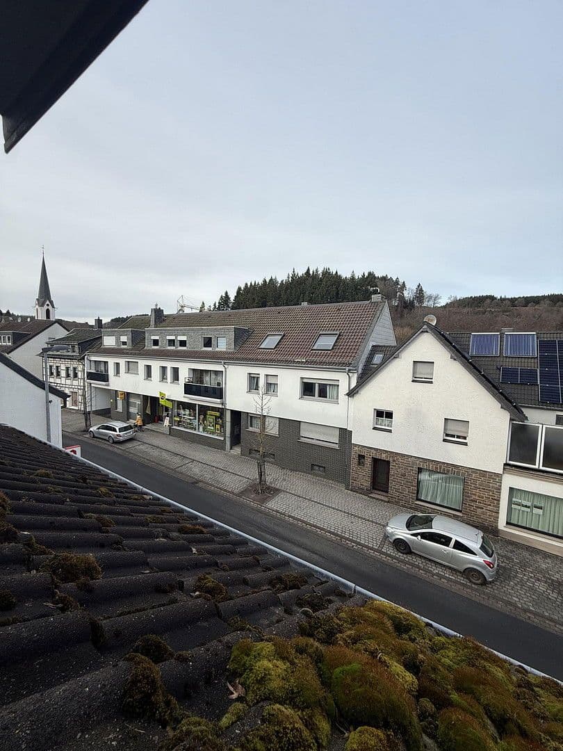 Prenájom bytu 3-izbový 80 m², Hellenthal, Severné Porýnie - Westfálsko Prenájom bytu 3-izbový 80 m², Hellenthal, Severné Porýnie - Westfálsko