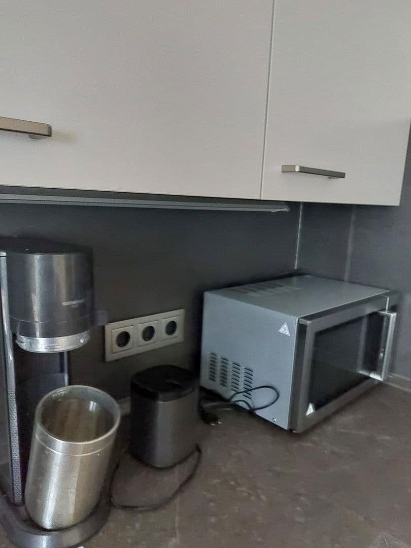 Prenájom bytu 2-izbový 40 m², Ludwigshafen, Porýnie-Falcko Prenájom bytu 2-izbový 40 m², Ludwigshafen, Porýnie-Falcko