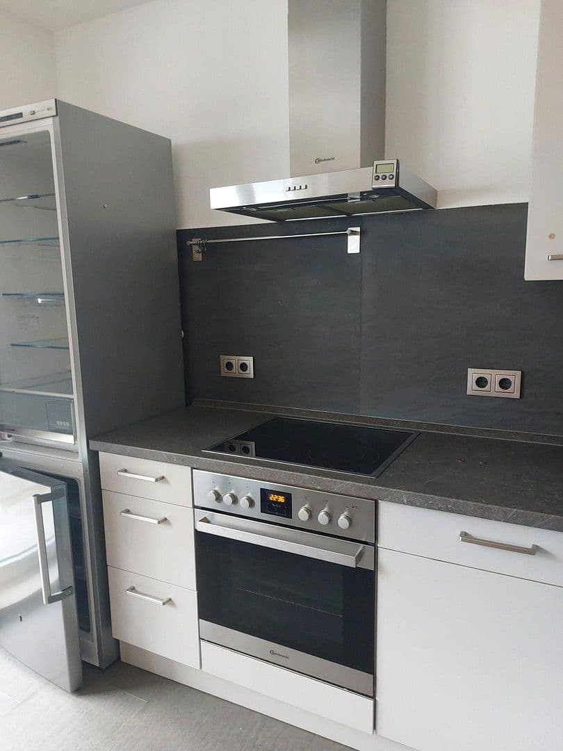 Prenájom bytu 2-izbový 40 m², Ludwigshafen, Porýnie-Falcko Prenájom bytu 2-izbový 40 m², Ludwigshafen, Porýnie-Falcko