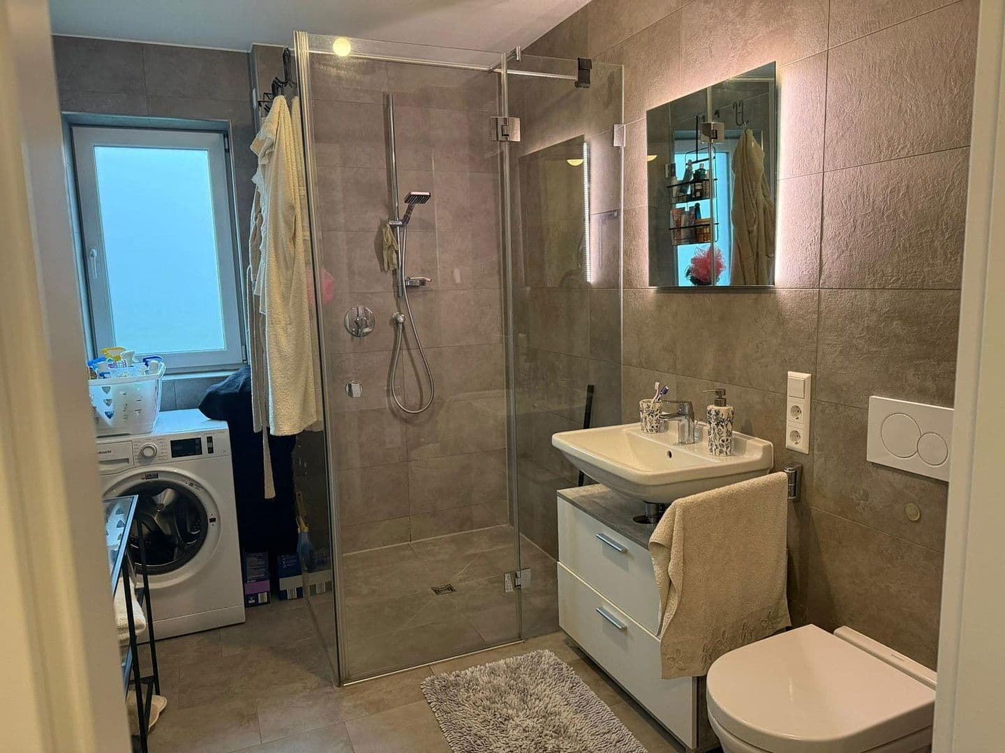 Prenájom bytu 2-izbový 85 m², Bruchsal, Bádensko-Wurttembersko Prenájom bytu 2-izbový 85 m², Bruchsal, Bádensko-Wurttembersko